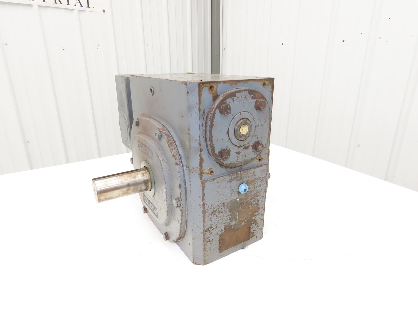 Boston Gear Worm Gearbox 150:1 Ratio Double Reducer 12rpm 182T Dual Shaft Output