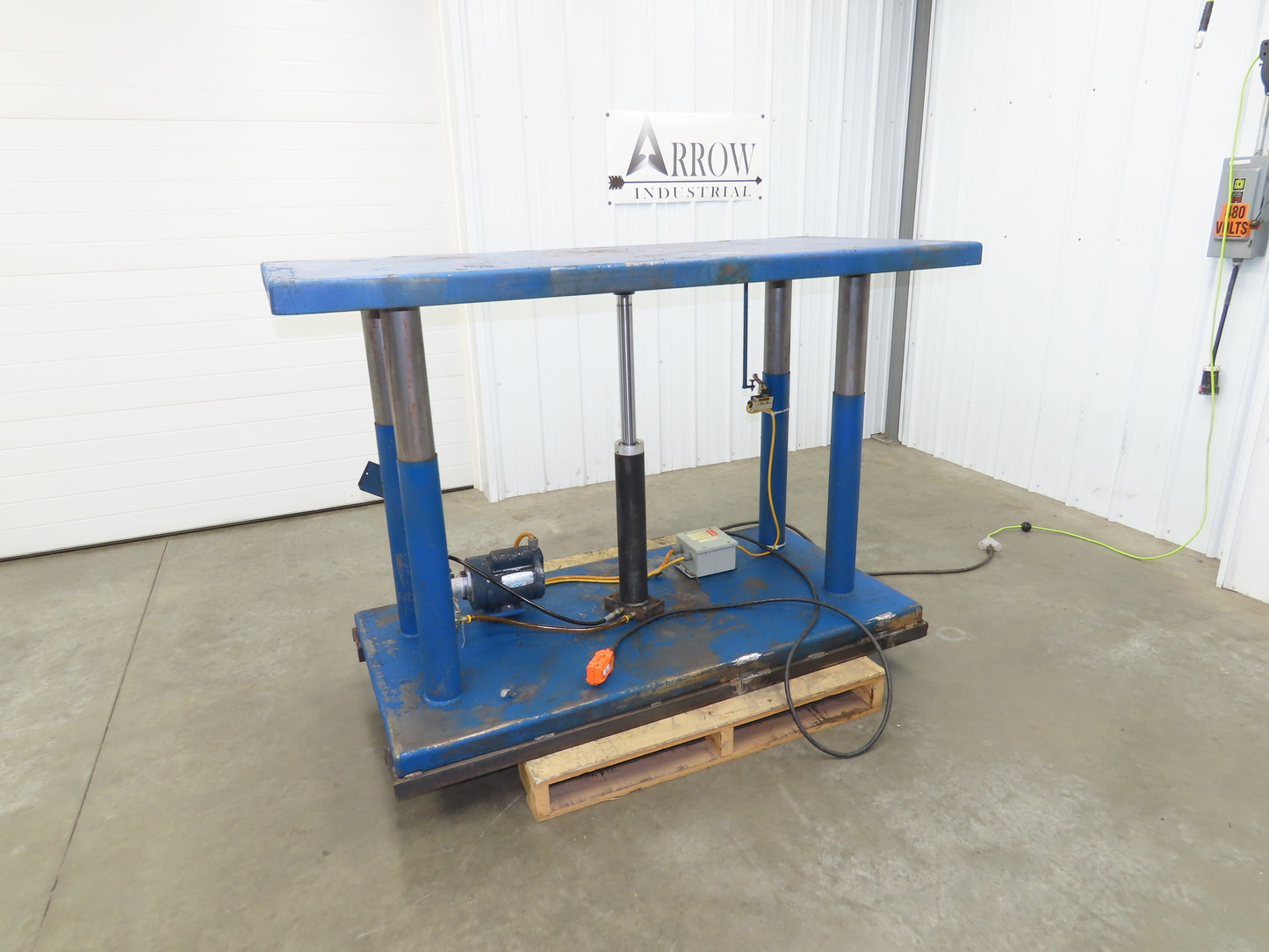 1000lbs Hydraulic Lift 4 Post Work Table Bench 71x31" Top 32-48" Lift 120V