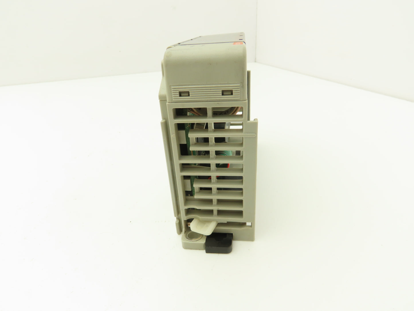 Allen Bradley 1769-OW8I Relay Output Module I/O Ser B Rev 3.1 Ver 95320768/04