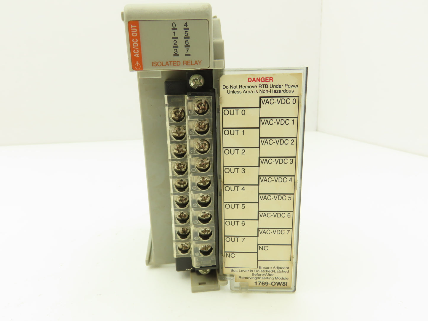 Allen Bradley 1769-OW8I Relay Output Module I/O Ser B Rev 3.1 Ver 95320768/04