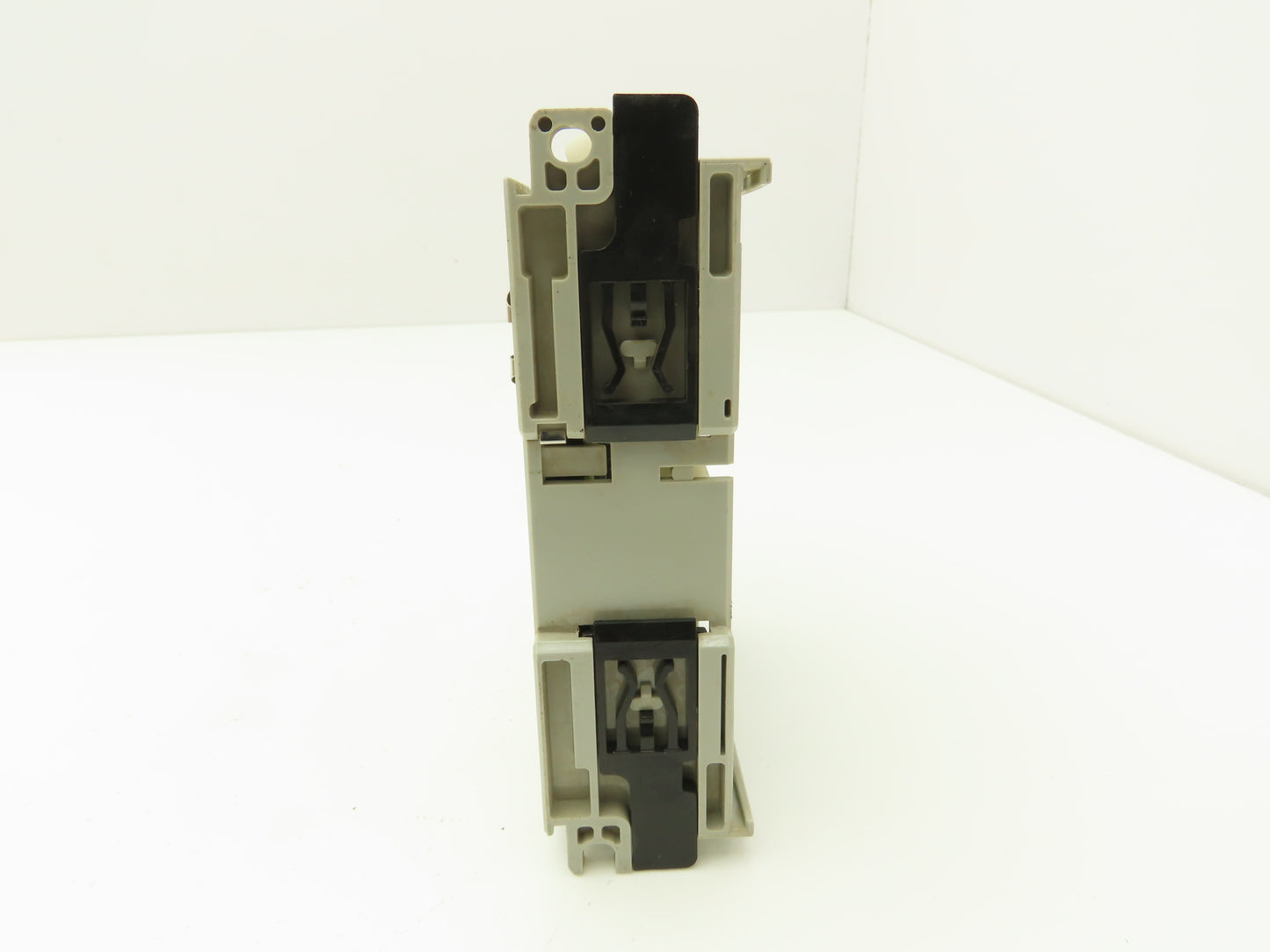 Allen Bradley 1769-OW8I Relay Output Module I/O Ser B Rev 3.1 Ver 95320768/04