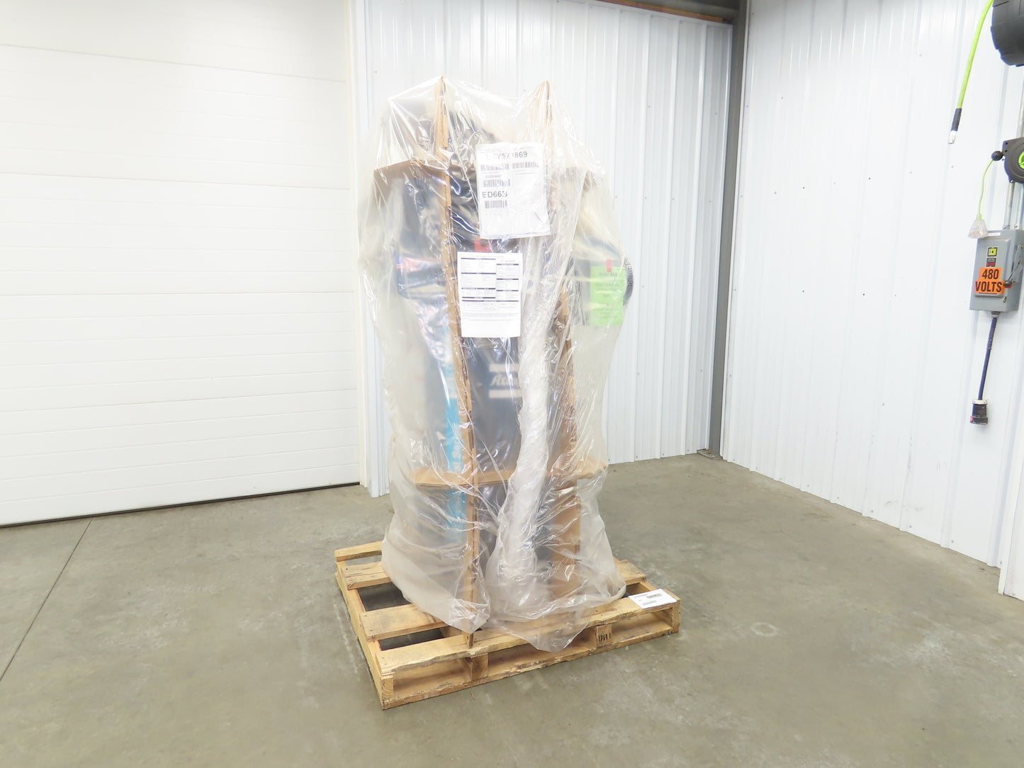 Atlas Copco CR5 Reciprocating Air Compressor 17CFM 5HP 460V 3Ph 80 Gal