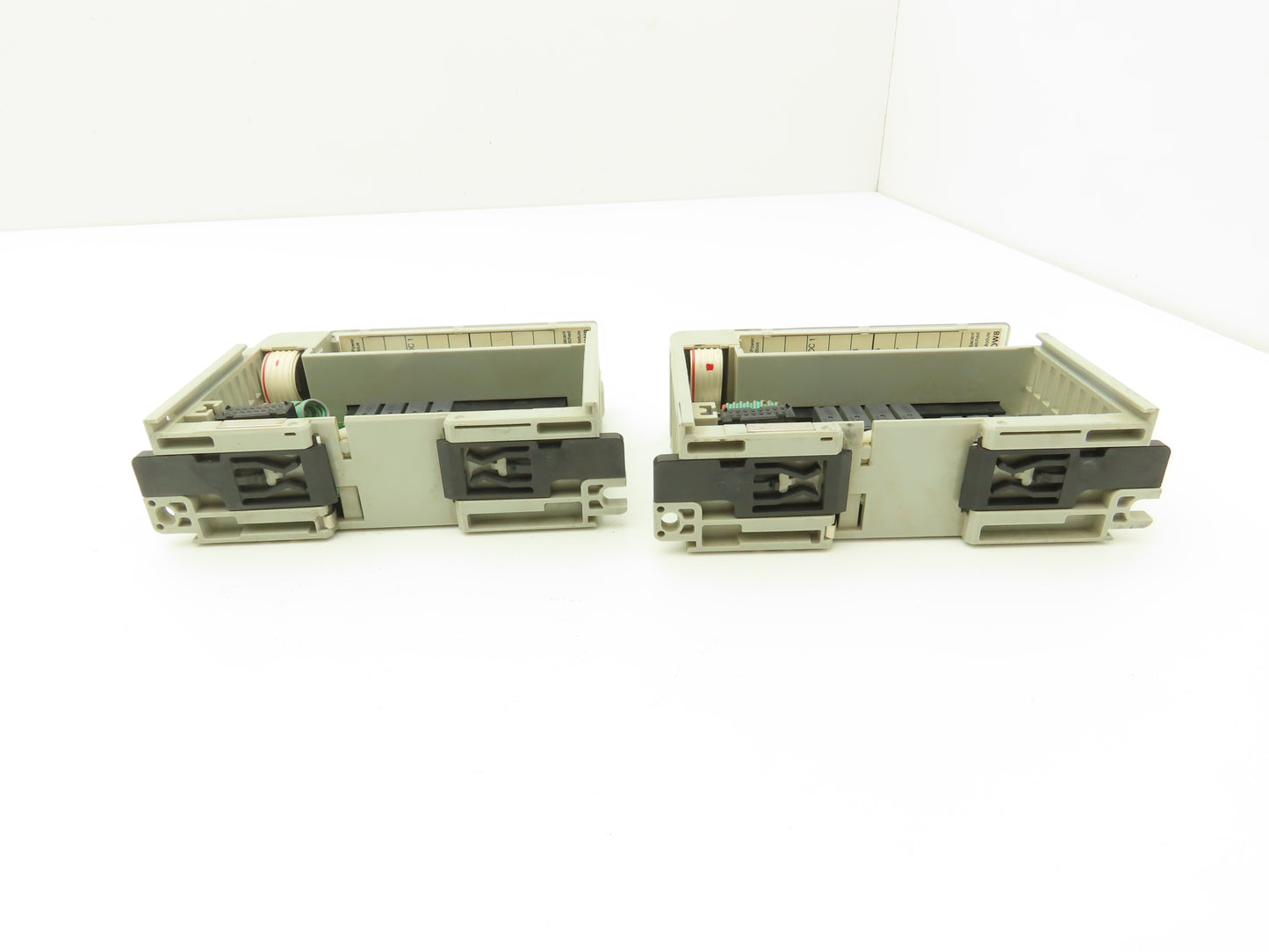 Allen Bradley 1769-OW8 8PT Compact I/O Modules Ser B F/W 3.1 Lot of 2