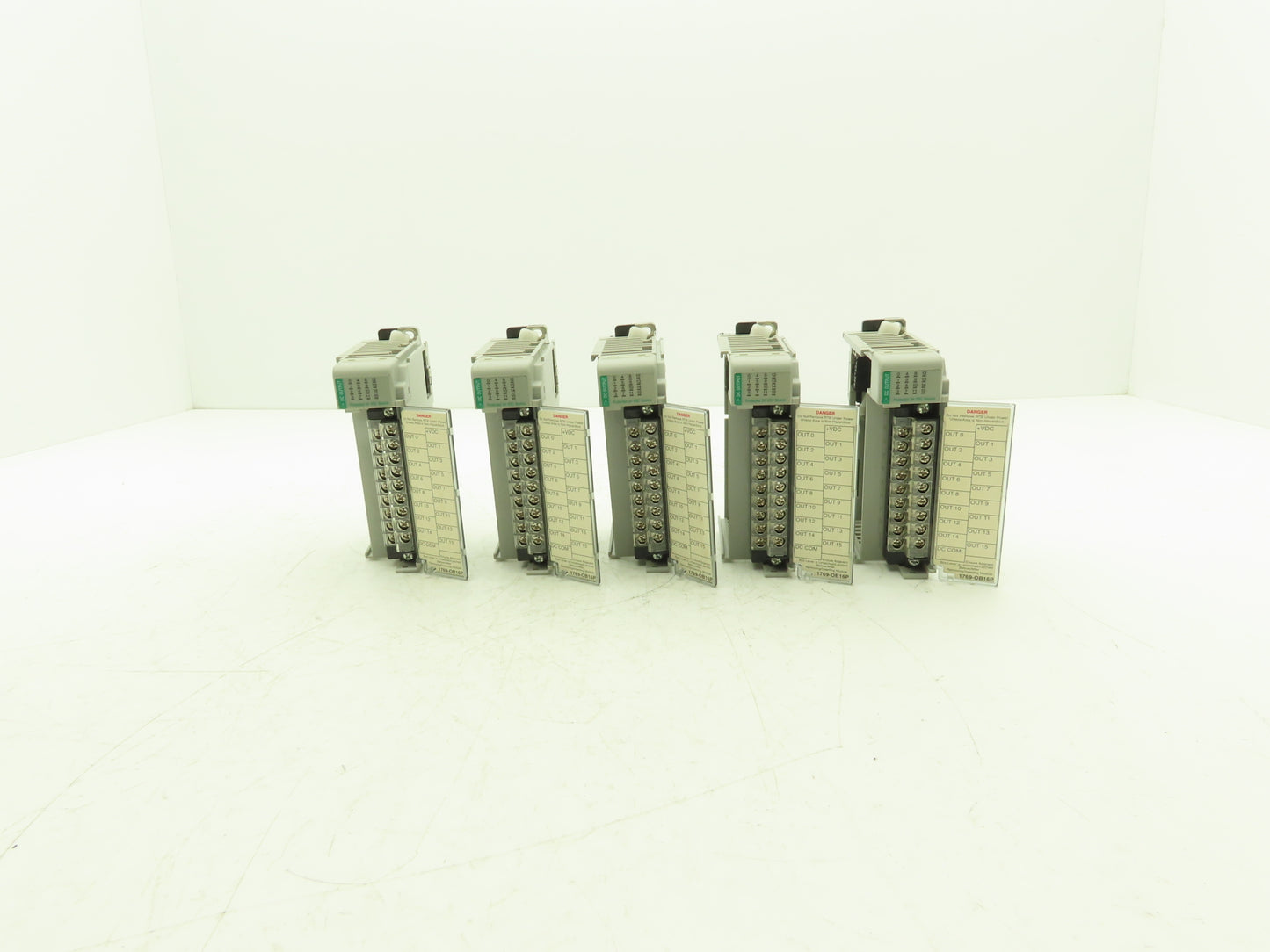 Allen Bradley 1769-OB16P Compact I/O 24VDC F/W 3.1 Output Module Ser B Lot of 5
