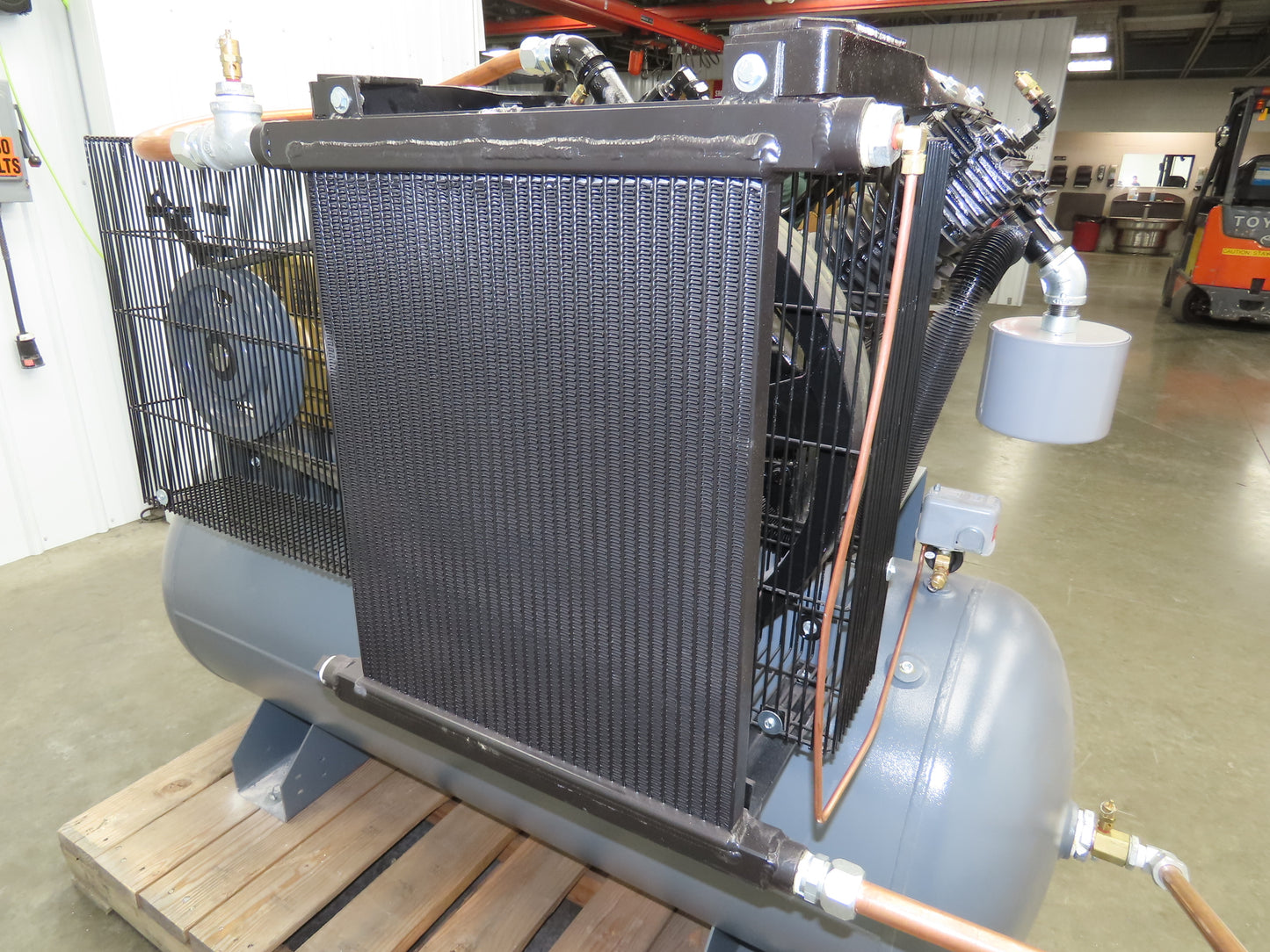 Atlas Copco CR15 Reciprocating Duplex Air Compressor 51CFM 15HP 460V 3Ph 120 Gal