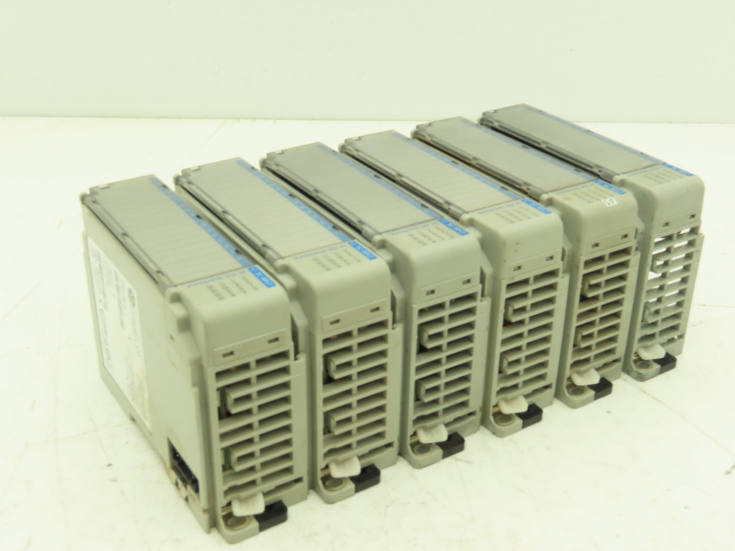 Allen Bradley 1769-IQ16 DC I/O Modules 16-Point 24VDC Ser A Mixed Lot of 6 READ