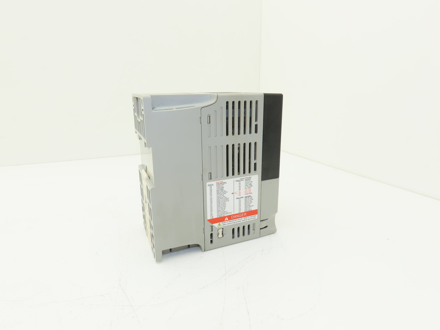 Allen Bradley 22A-D2P3N104 PowerFlex 4 AC Drive 1 Hp 460V 3PH VFD Variable Speed