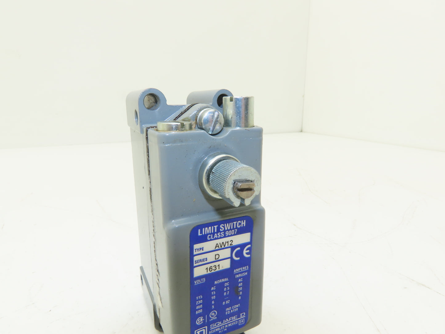 Square D 9007 AW12 Roller Limit Switch 15A 600V -No Lever Arm