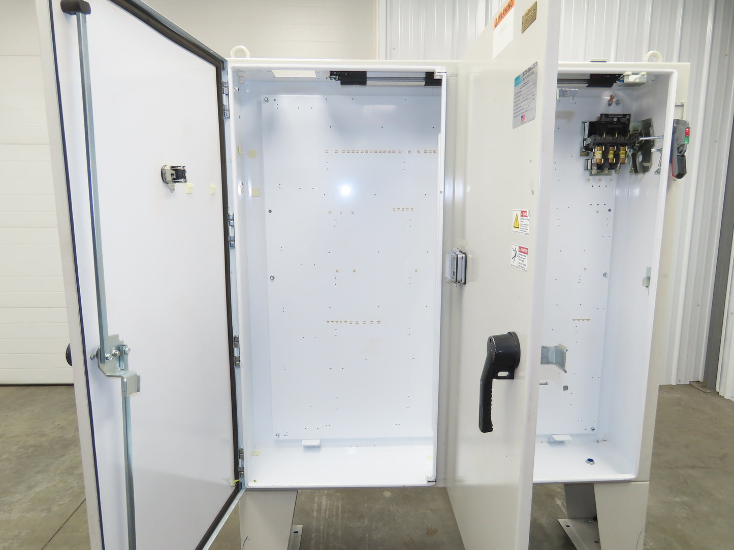 Hoffman Electrical Enclosure Control Panel 60x61x12" JIC 60A Disconnect A60X6112