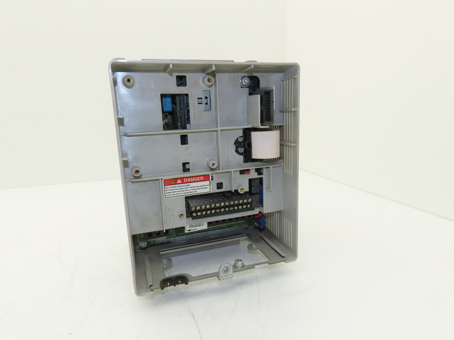 Allen Bradley 20AB6P8A0AYNANC0 PowerFlex 70 AC Drive 2Hp 240V 3PH Ser A FW 5.001