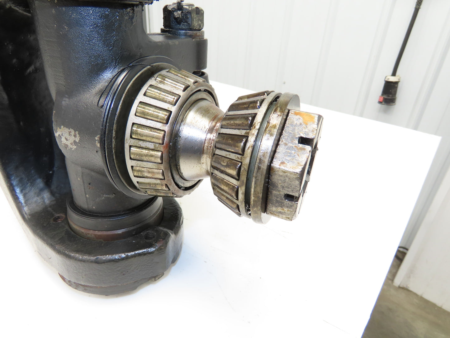 Hyster E80XN Forklift Rear Axle Dual Hydraulic Steering Assembly 8527474