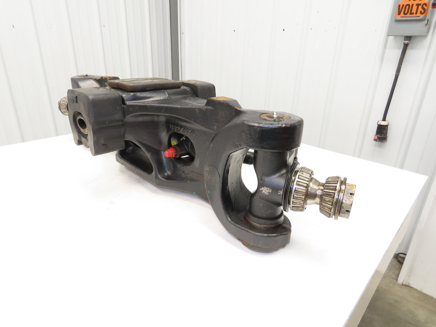 Hyster E80XN Forklift Rear Axle Dual Hydraulic Steering Assembly 8527474