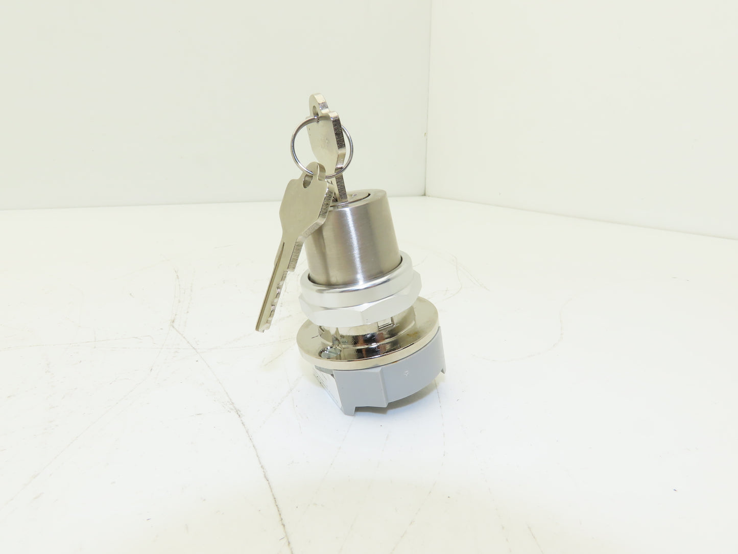 Allen Bradley 800T-J44KE7 Keyed Selector Switch 3-Position w/Key Series U