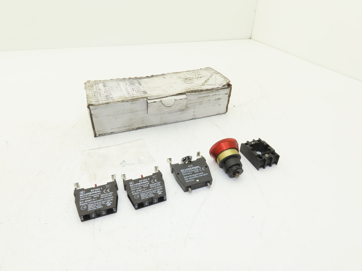 Schmersal EDRR40RT/2X303/GB E-Stop Pushbutton Kit Mushroomhead 38.5mm 103008214