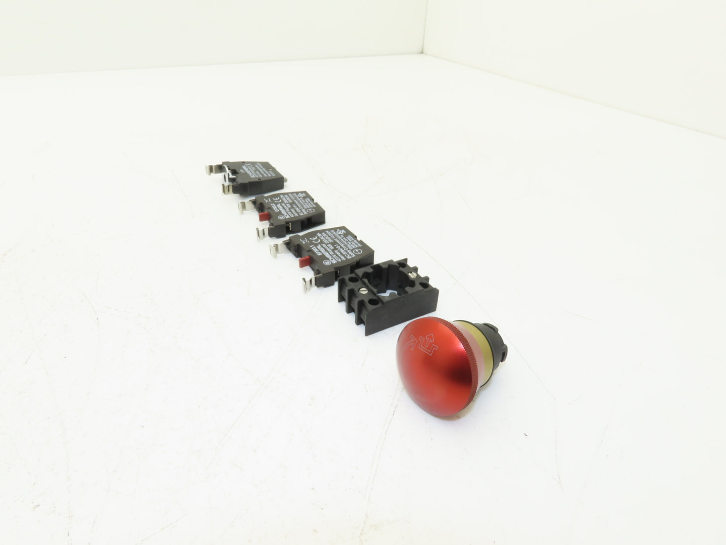 Schmersal EDRR40RT/2X303/GB E-Stop Pushbutton Kit Mushroomhead 38.5mm 103008214