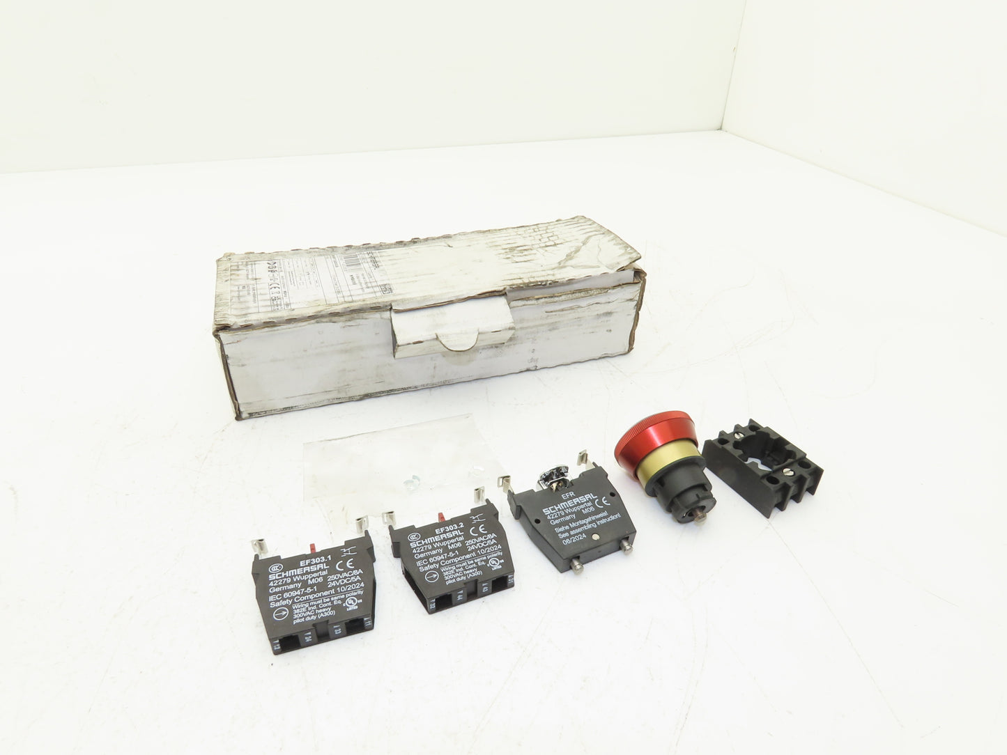 Schmersal EDRR40RT/2X303/GB E-Stop Pushbutton Kit Mushroomhead 38.5mm 103008214