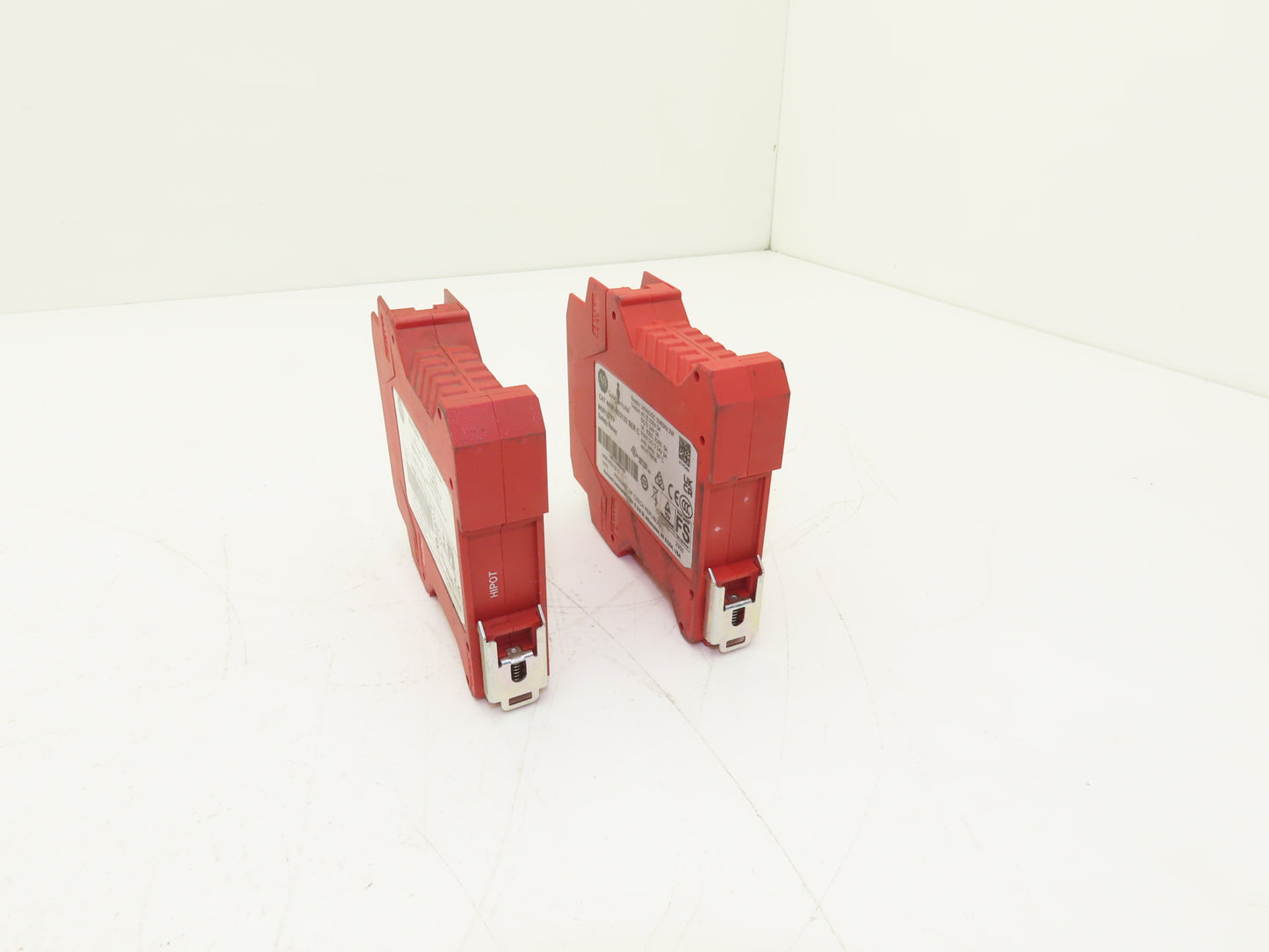 Allen Bradley 440R-N23132 MSR127TP Guardmaster Safety Relay 24V  Lot of 2