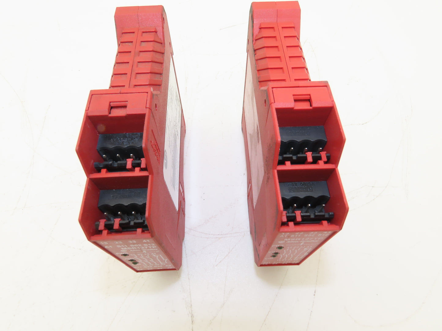 Allen Bradley 440R-N23132 MSR127TP Guardmaster Safety Relay 24V  Lot of 2