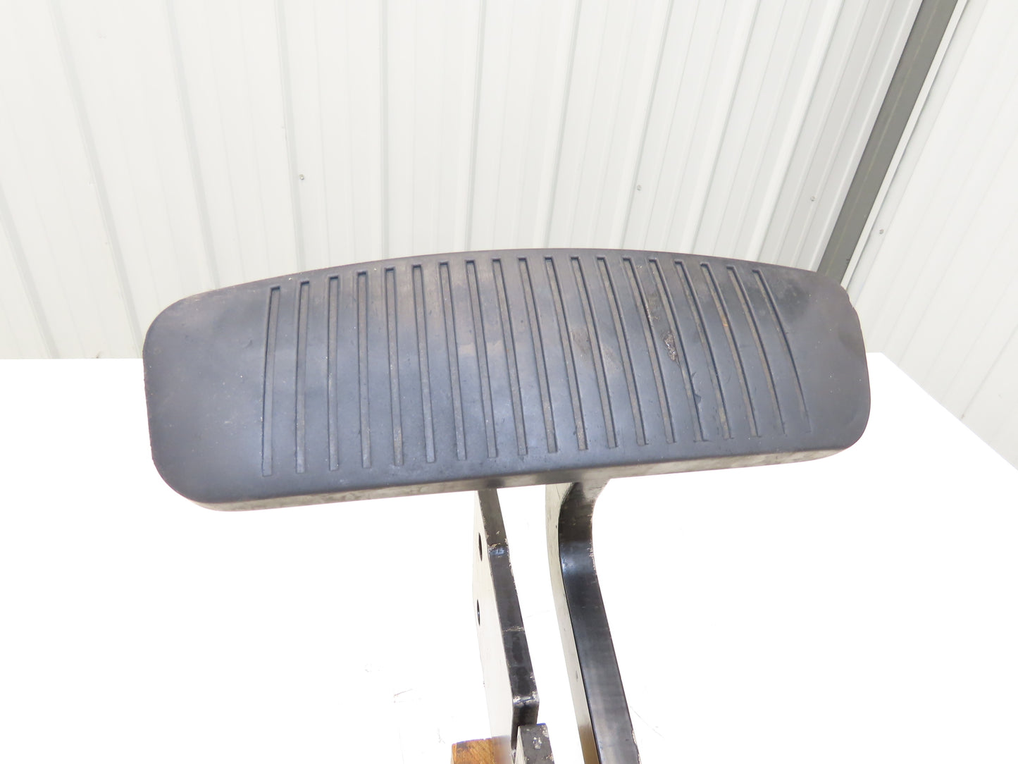Hyster E80XN Forklift Brake Pedal & Master Cylinder & Bracket Assembly