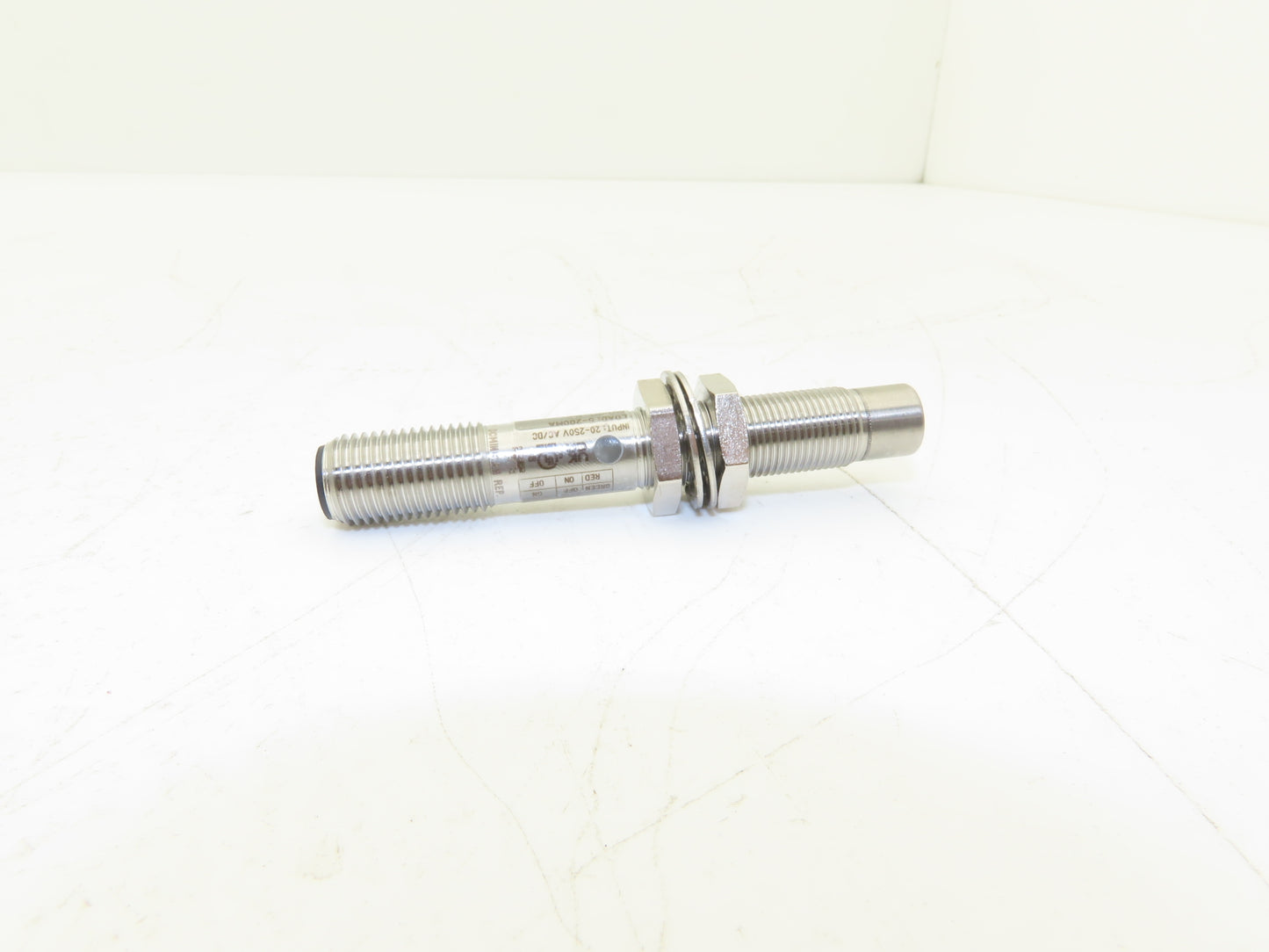 Allen Bradley 871TM-B4N12-R3 Inductive Proximity Sensor 20-250V Ser B