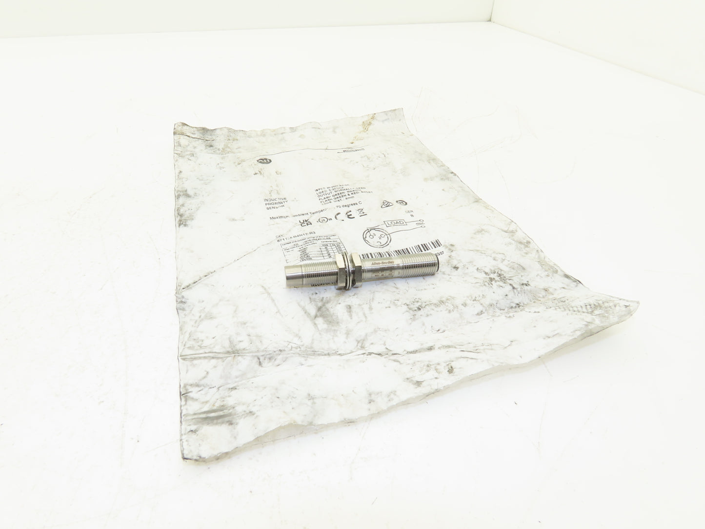 Allen Bradley 871TM-B4N12-R3 Inductive Proximity Sensor 20-250V Ser B