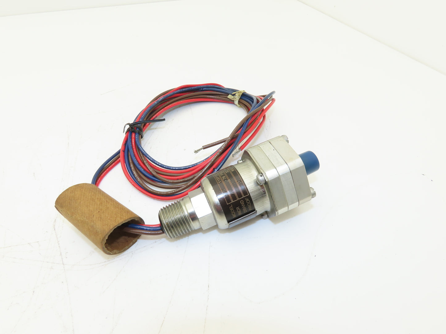 ITT Neo-Dyn 115P1S136 Pressure Switch 5A 125/250VAC 1/4"x 1/2"NPT