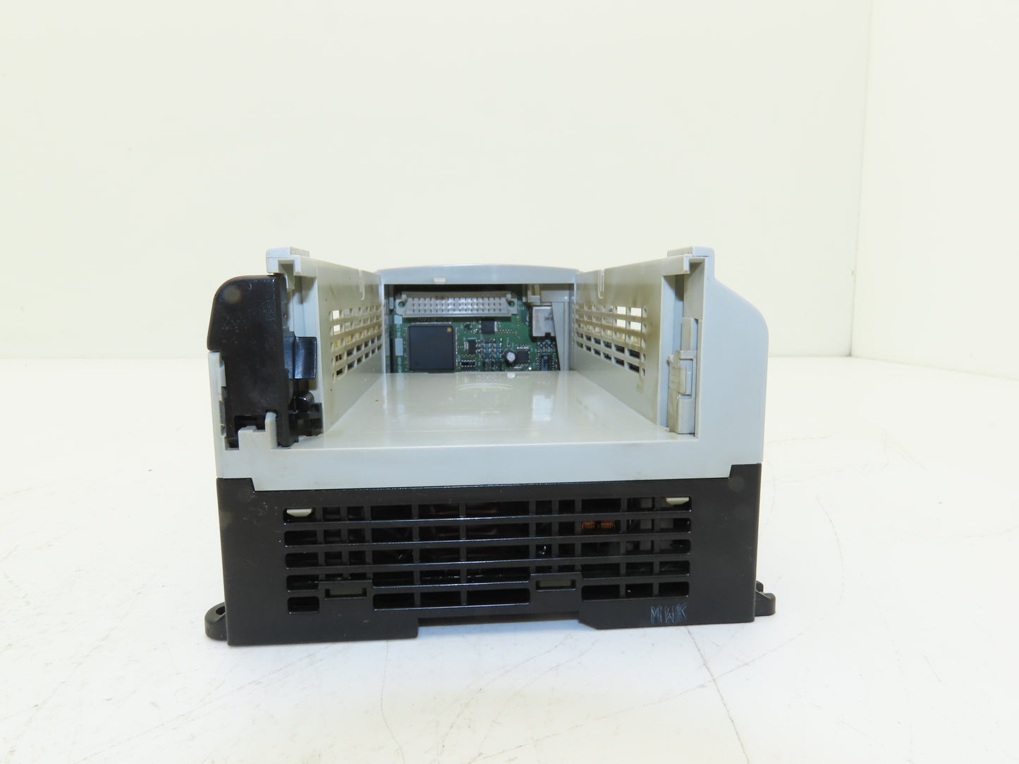 Allen Bradley 1764-24AWA MicroLogix 1500 Base Unit 24 Point Series B Rev A