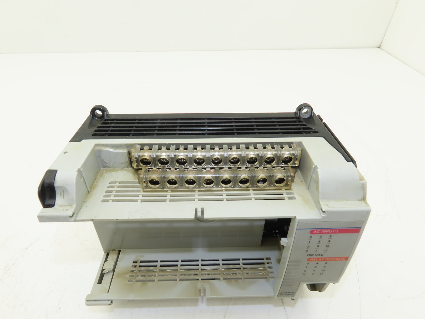 Allen Bradley 1764-24AWA MicroLogix 1500 Base Unit 24 Point Series B Rev A