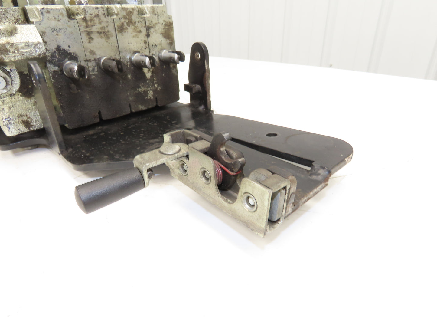Hyster E80XN Forklift Hydraulic 4-Lever Spool Valve Forklift Mast Control