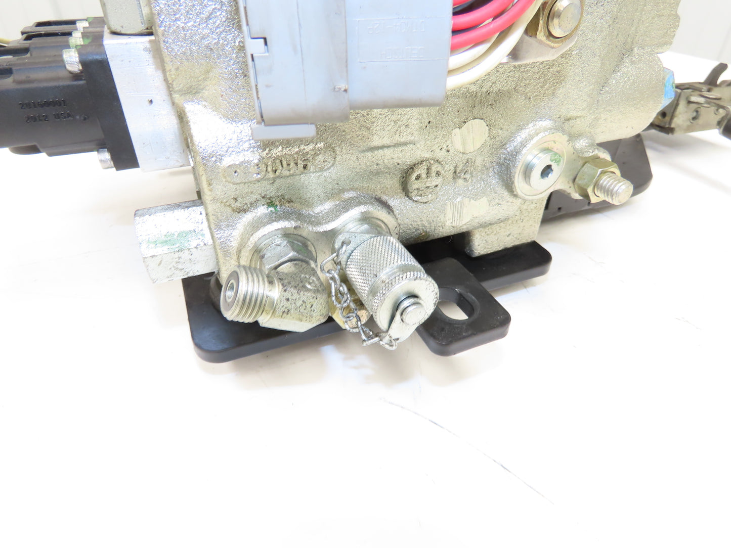 Hyster E80XN Forklift Hydraulic 4-Lever Spool Valve Forklift Mast Control