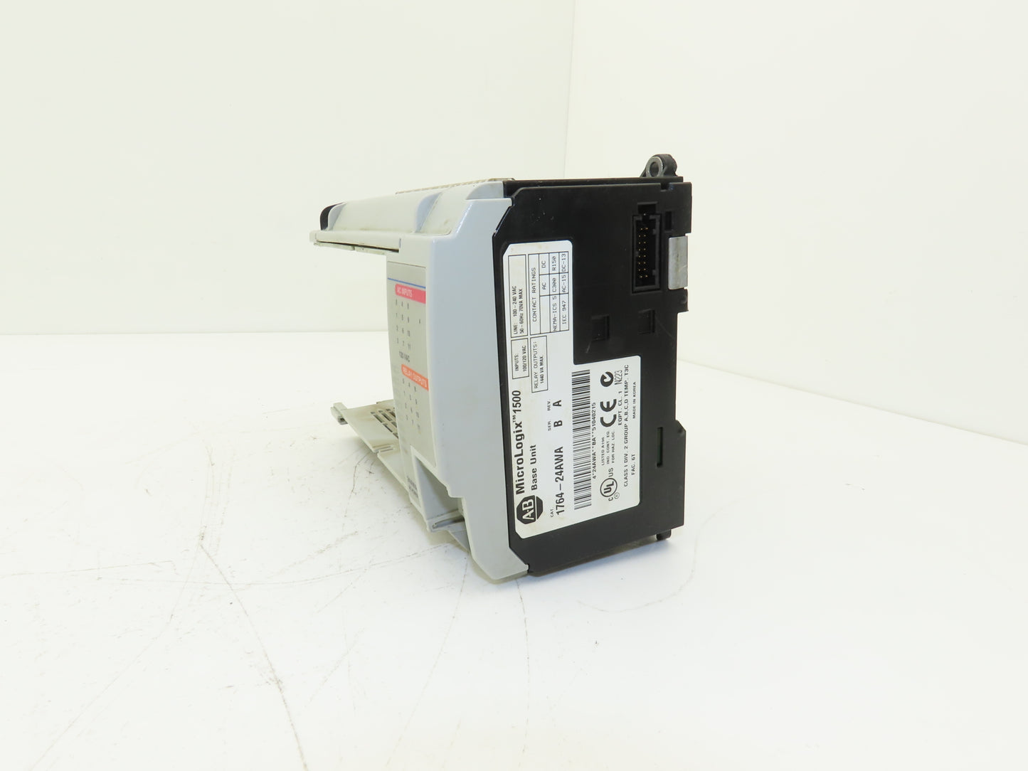Allen Bradley 1764-24AWA MicroLogix 1500 Base Unit 24 Point Series B Rev A