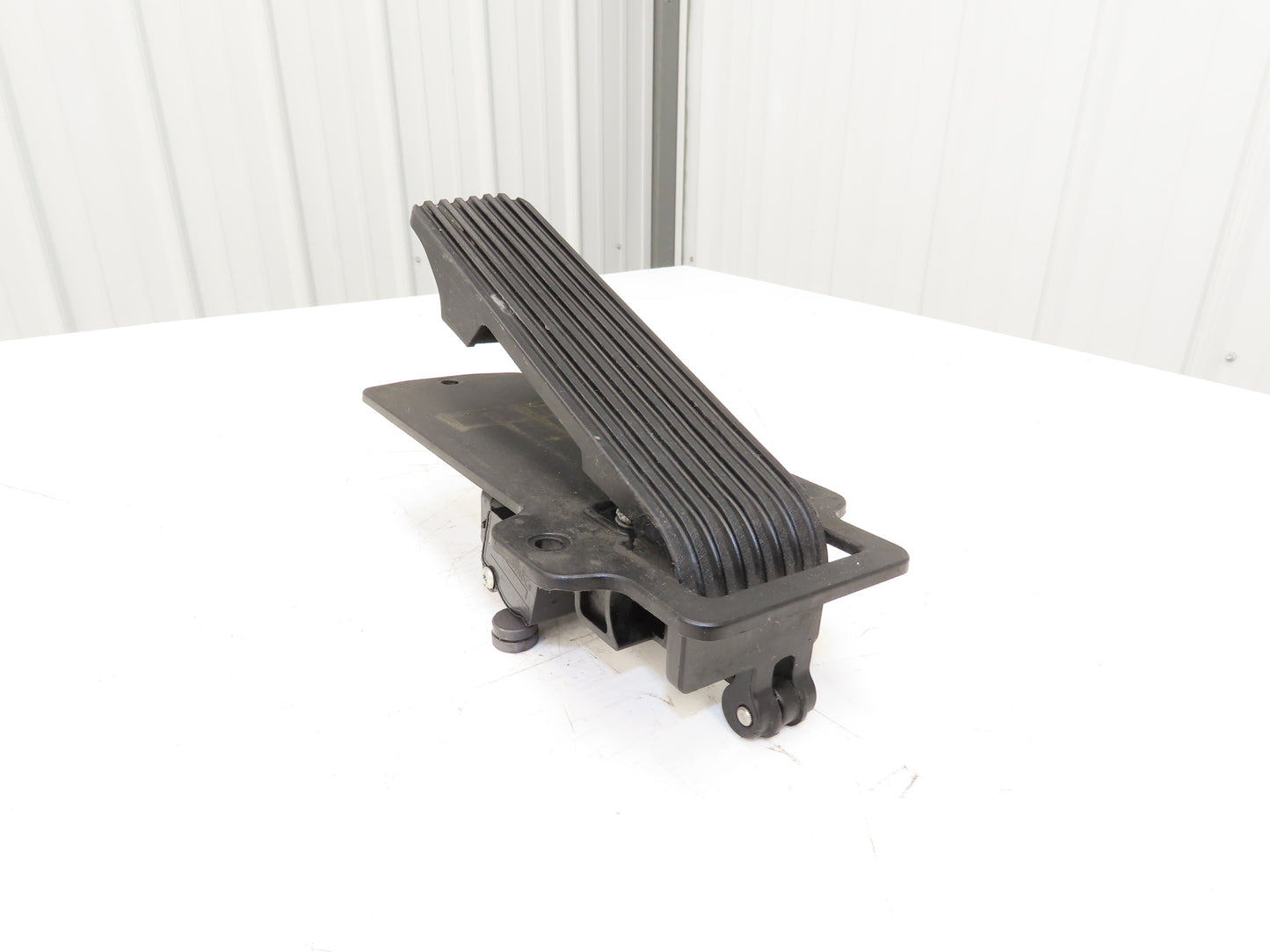 Williams Controls 402746 Forklift Accelerator Pedal & Potentiometer Off E80XN