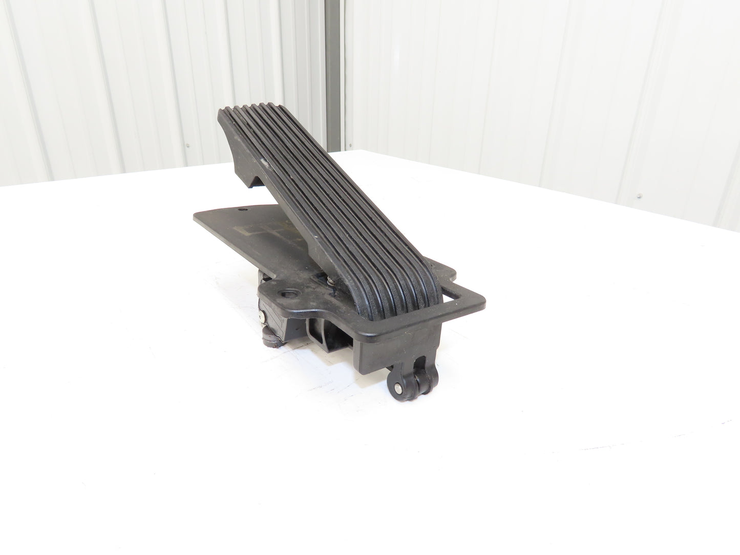 Williams Controls 402746 Forklift Accelerator Pedal & Potentiometer Off E80XN