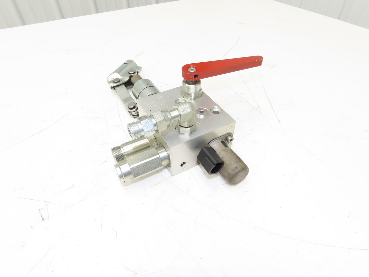 Hyster 4040177 Forklift Parking Break Manifold Valve HF62690-11 Off E80XN