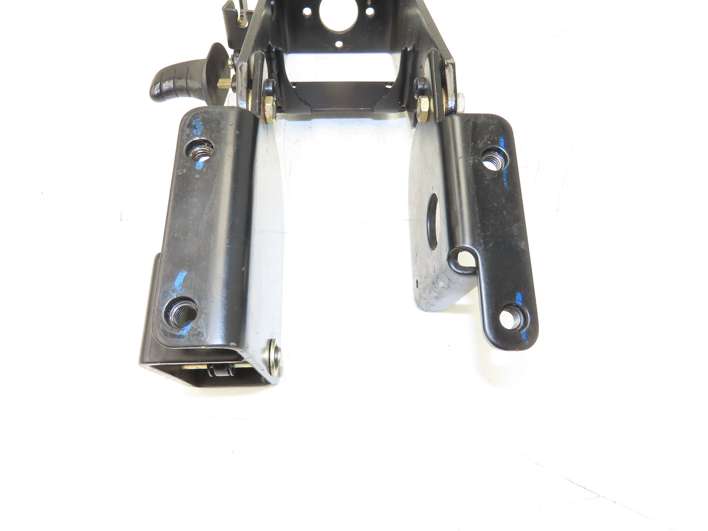 Hyster 8808585 Forklift Steering Column Tilt Bracket Assembly Removed From E80XN