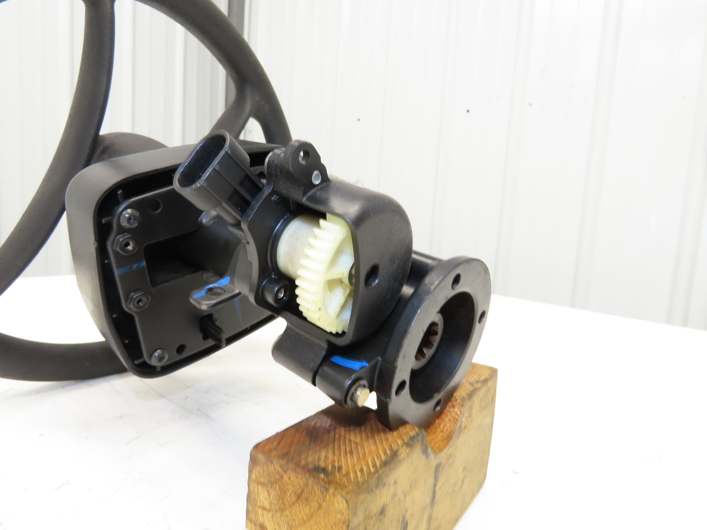 Hyster 8808585 Forklift Steering Wheel & Bracket Assembly Removed From E80XN