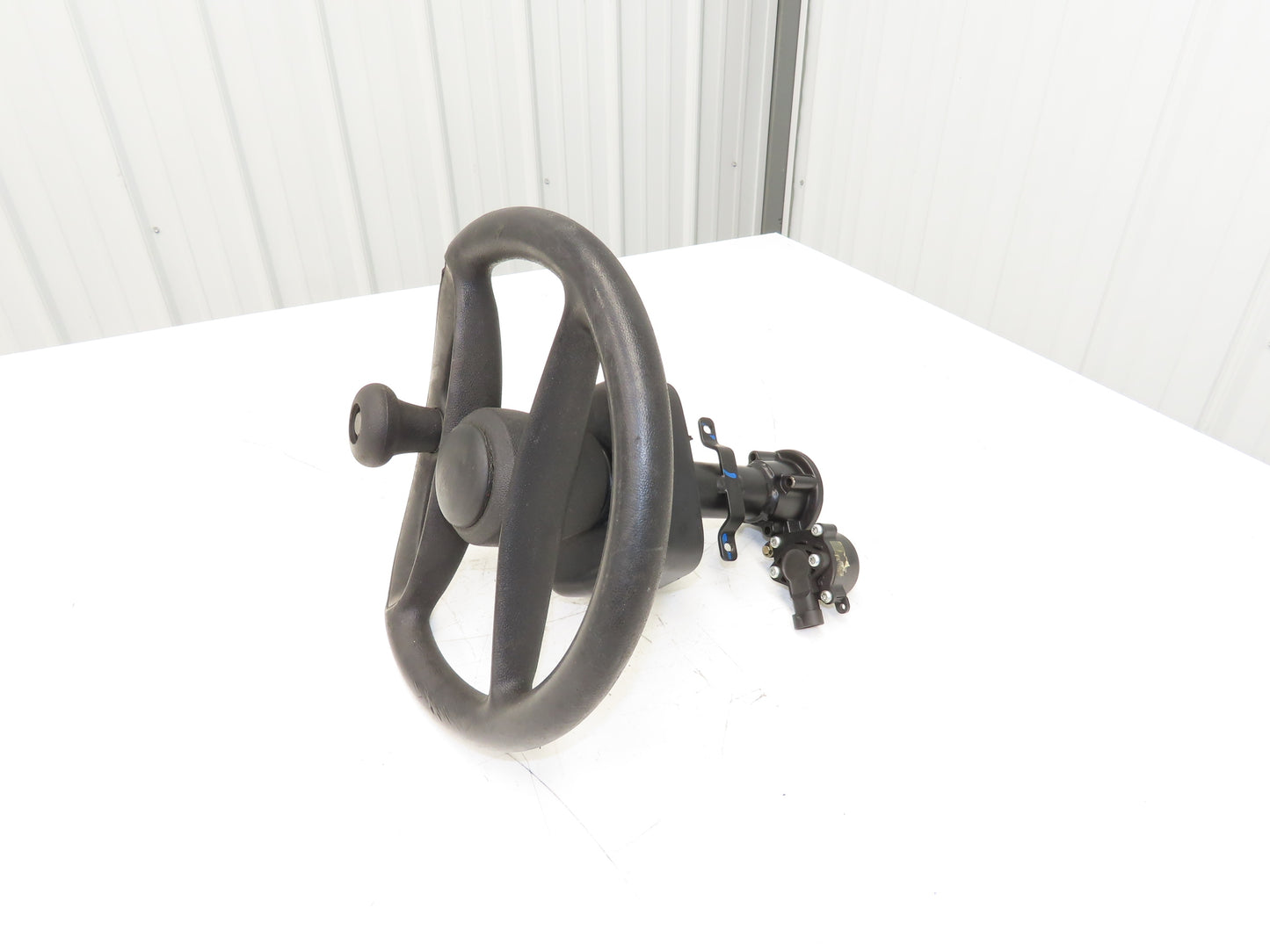 Hyster 8808585 Forklift Steering Wheel & Bracket Assembly Removed From E80XN