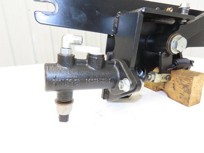 Hyster E80XN Forklift Brake Pedal & Master Cylinder & Bracket Assembly