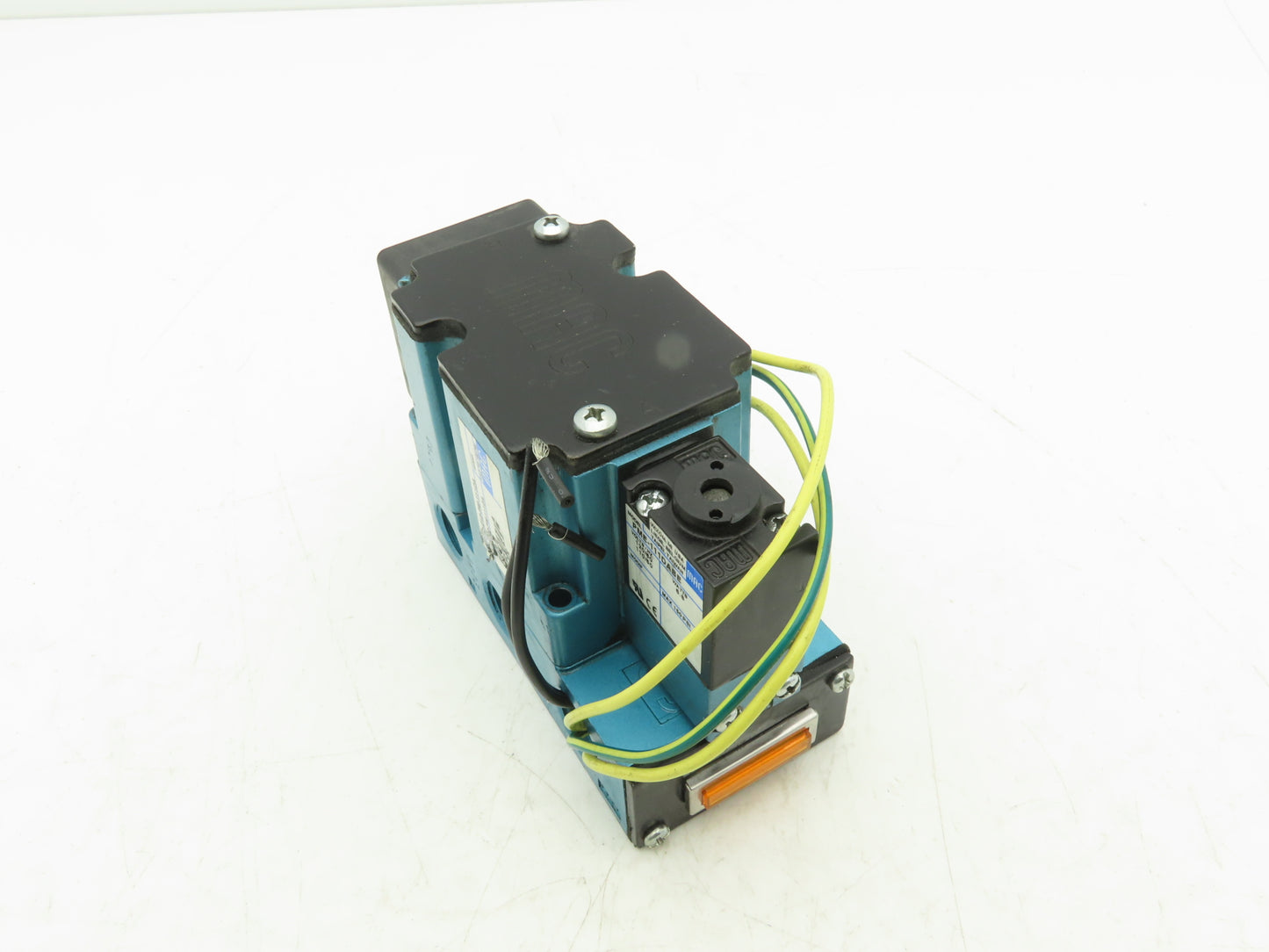 MAC 6311D-212-PM-111DA Pneumatic Solenoid Valve 120V 3/8"NPT Manifold *Read