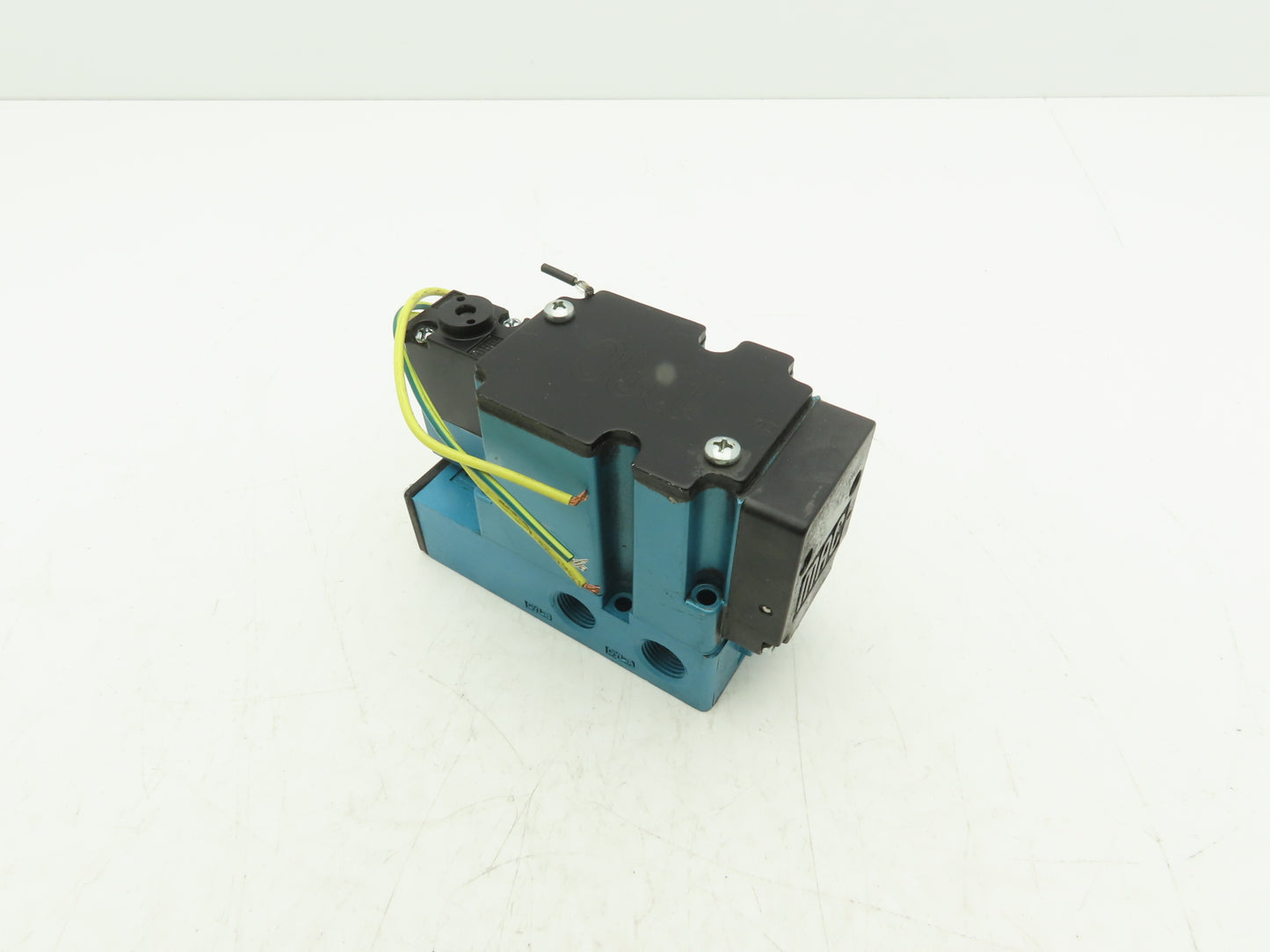 MAC 6311D-212-PM-111DA Pneumatic Solenoid Valve 120V 3/8"NPT Manifold *Read