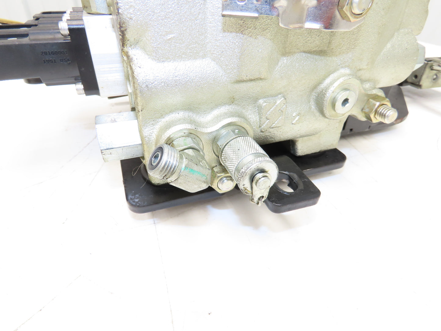 Hyster E80XN Forklift Hydraulic 4-Lever Spool Valve Forklift Mast Control