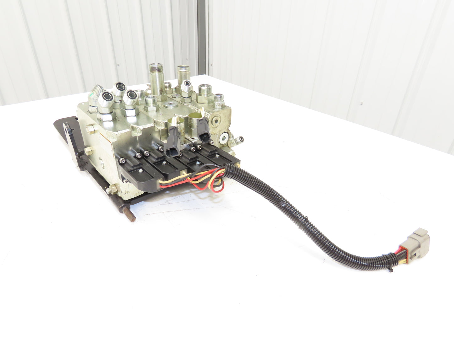Hyster E80XN Forklift Hydraulic 4-Lever Spool Valve Forklift Mast Control