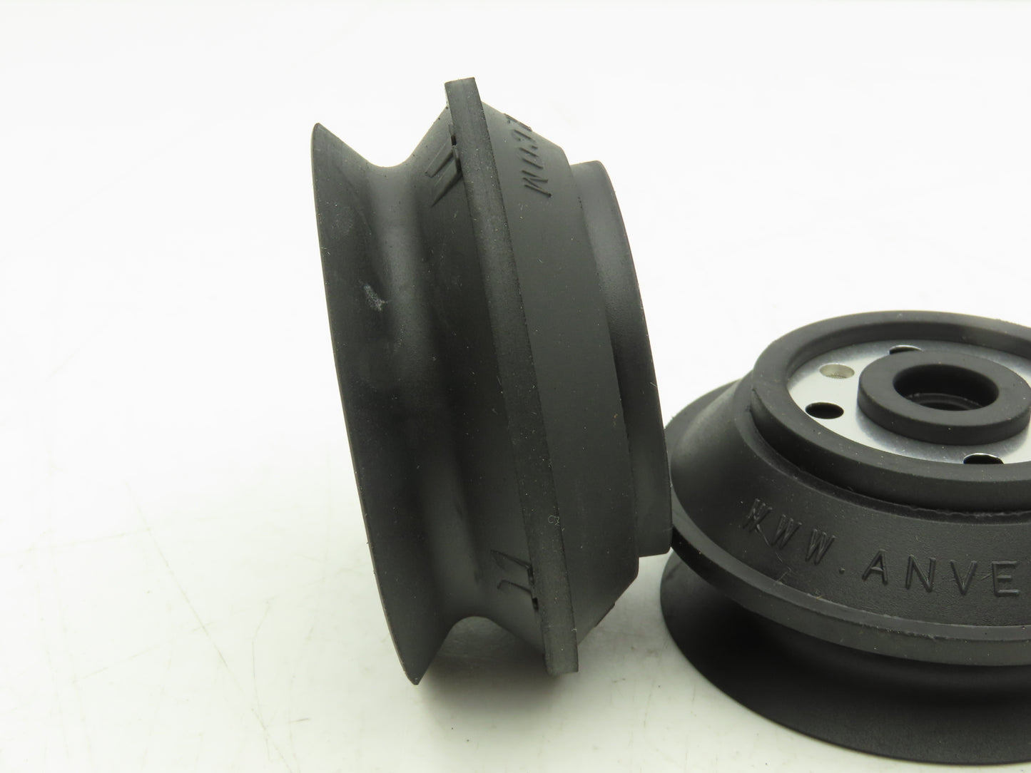 Anver B75 Round Vacuum Suction Cup NBR Rubber w/Plate 3.1" Dia  Lot of 4