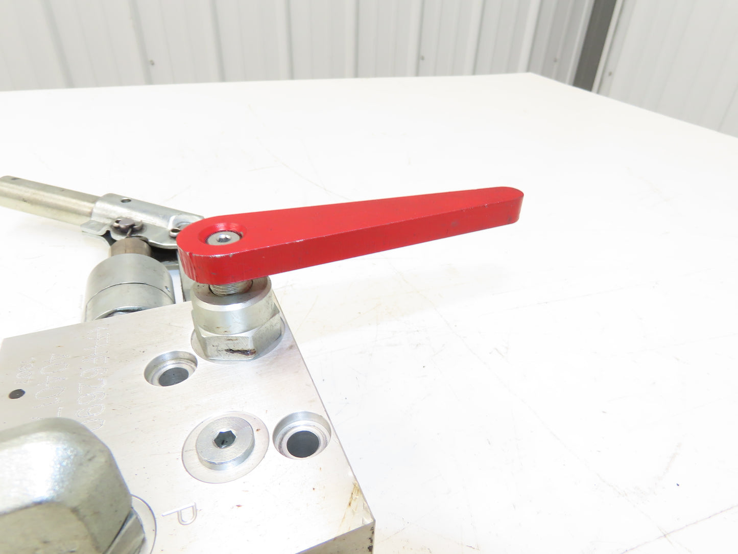 Hyster 4040177 Forklift Parking Break Manifold Valve HF62690-11 Off E80XN