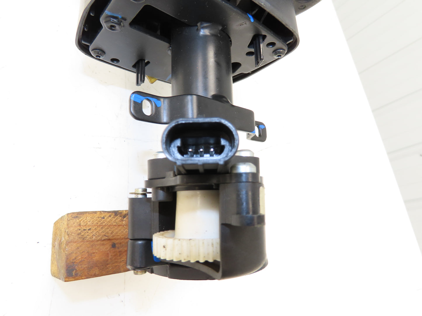 Hyster 8808585 Forklift Steering Wheel & Bracket Assembly Removed From E80XN