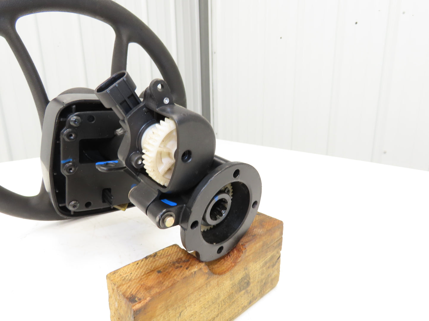 Hyster 8808585 Forklift Steering Wheel & Bracket Assembly Removed From E80XN