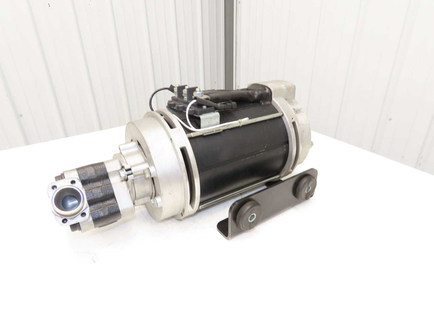 Hyster 8813389 Forklift Hydraulic Motor 48V & Pump 8811653 Removed From E80XN