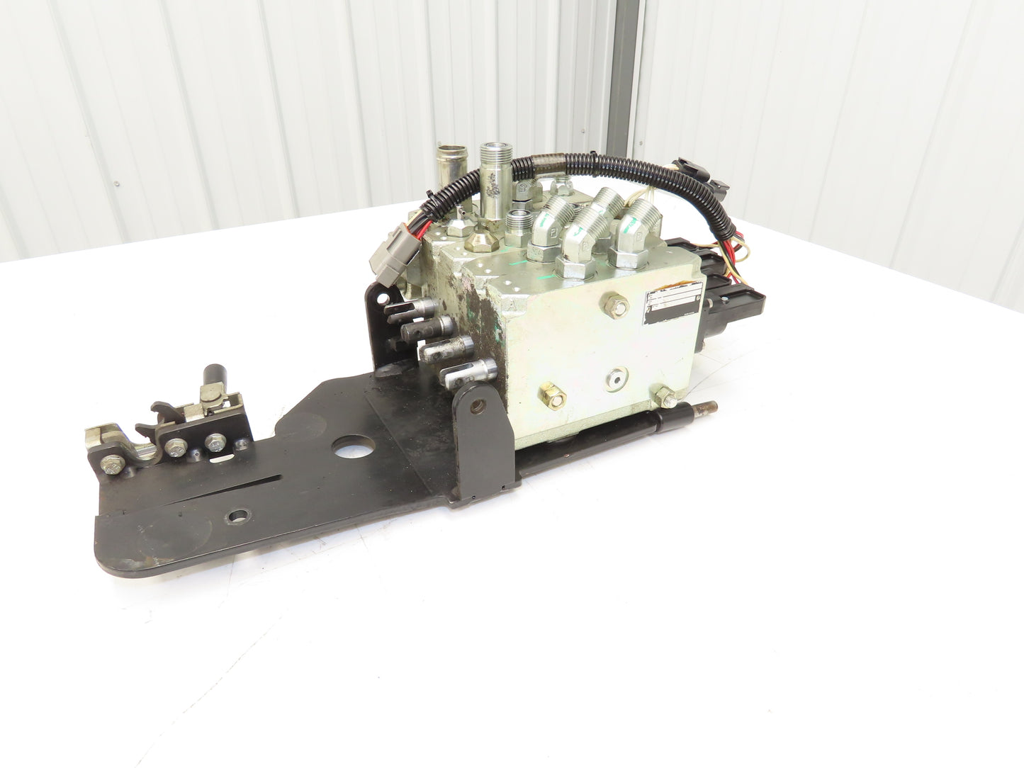 Hyster E80XN Forklift Hydraulic 4-Lever Spool Valve Forklift Mast Control