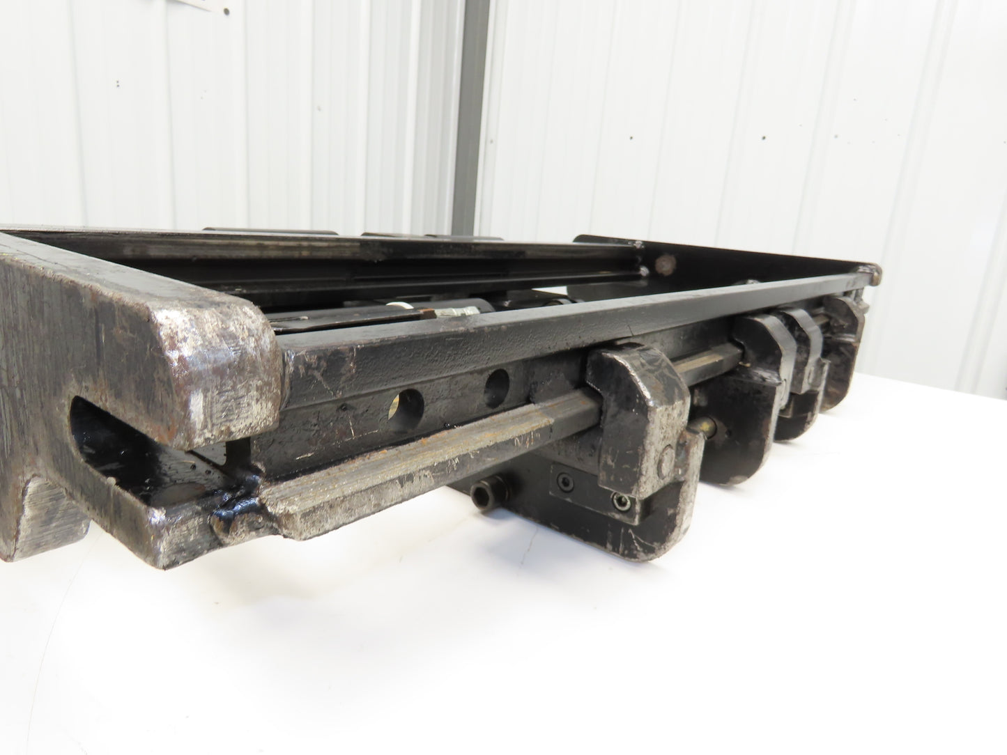 Hyster E80XN Forklift Carriage Fork Positioner 47" Width 7000lbs Class 4 READ