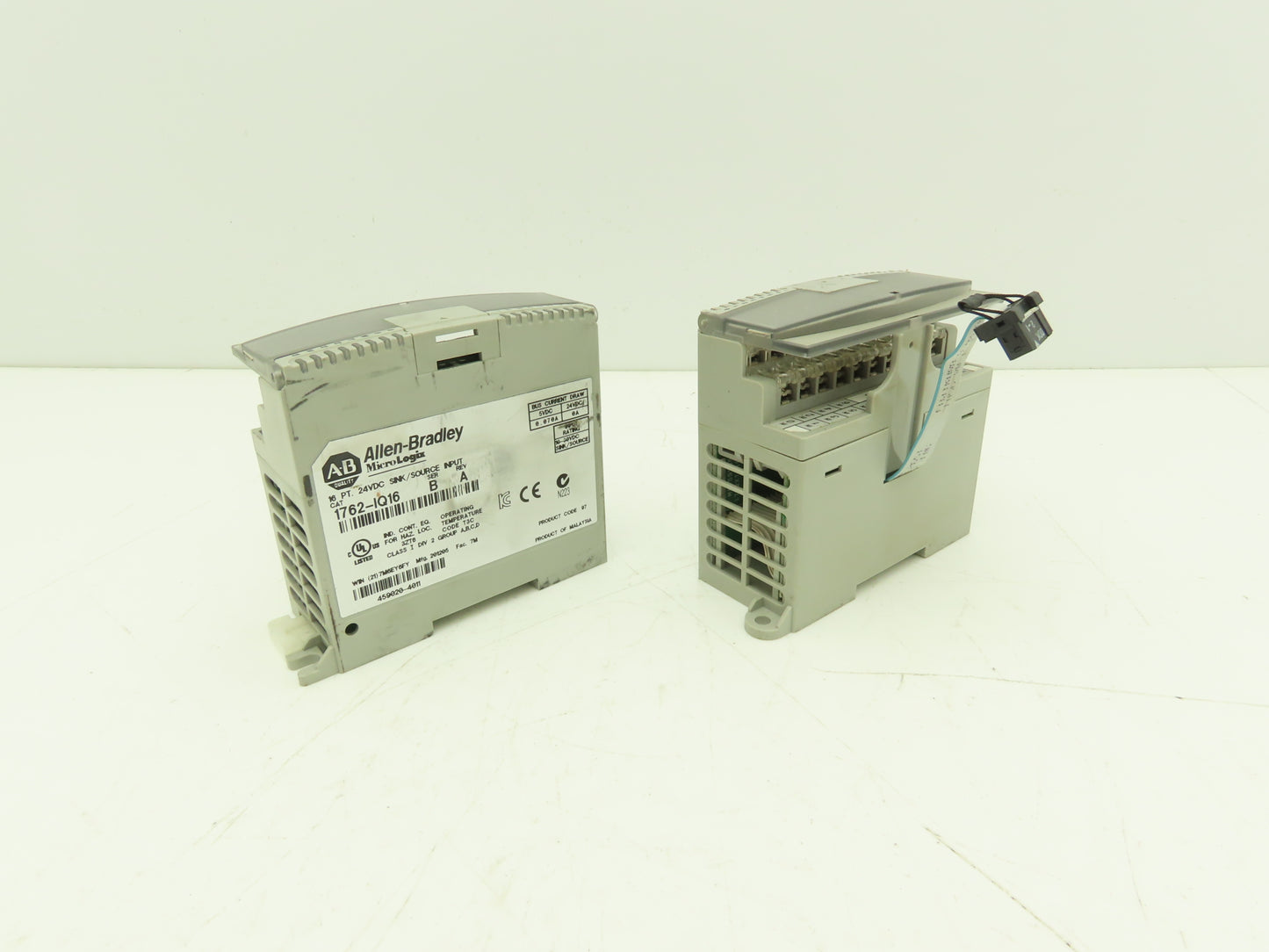 Allen Bradley 1762-IQ16 MicroLogix Sink/Source Input 16 Pt Lot of 2